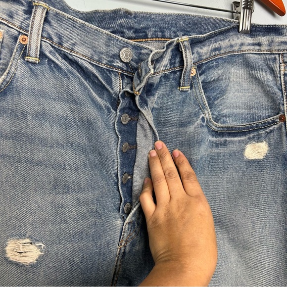 Levi’s 501 36X32 men’s button fly distressed straight leg jeans light blue - Picture 7 of 12